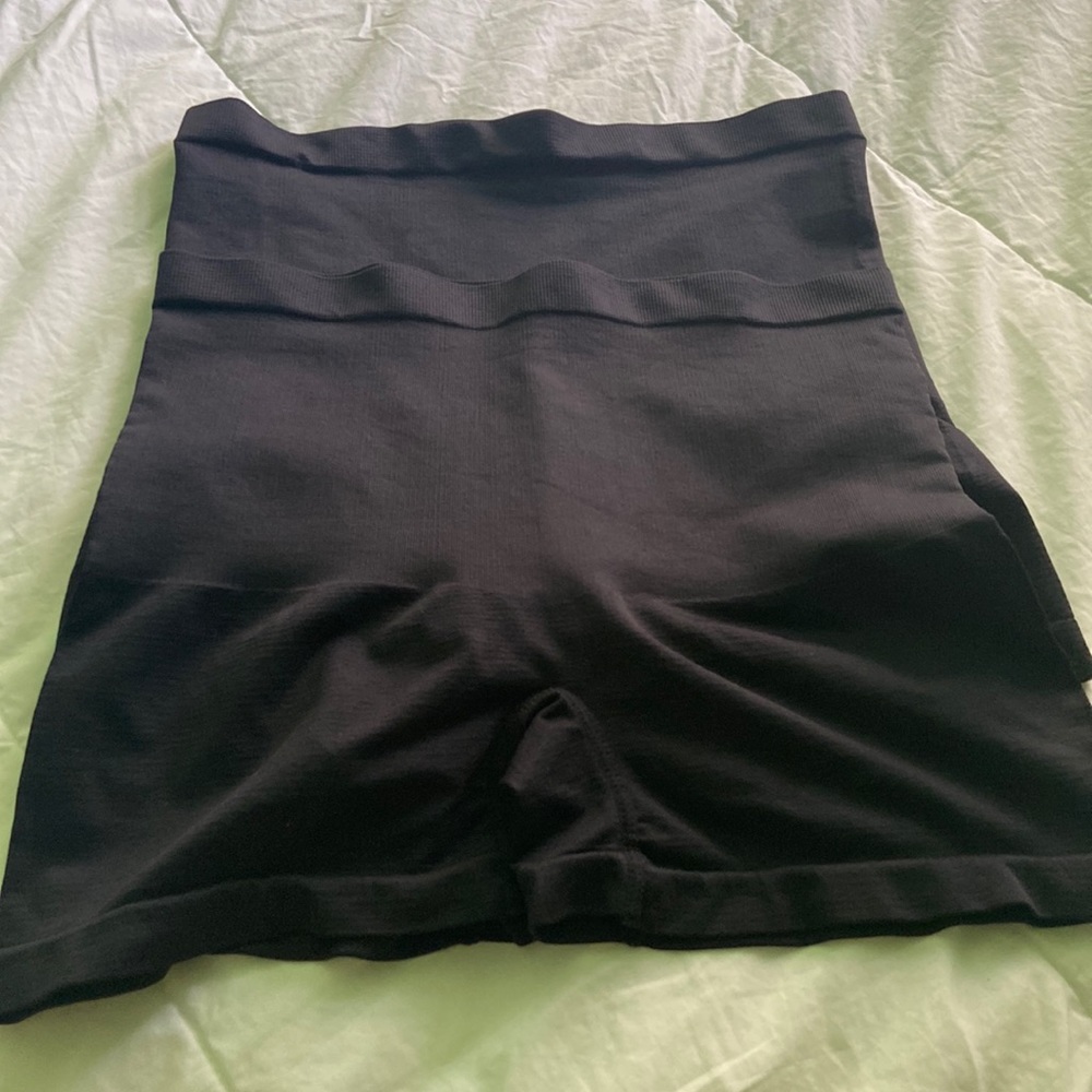 Seamless shapewear